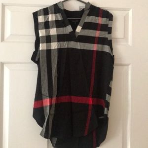 Cute Printed top never before worn!